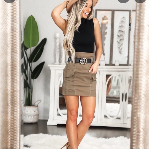 Topshop Dresses & Skirts - Top Shop Belted Cargo Skirt, Size 8